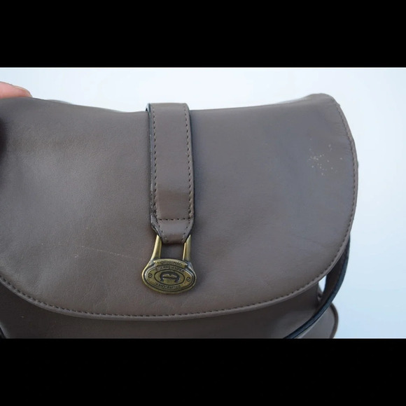 Etienne Aigner cross body bag - Picture 7 of 8